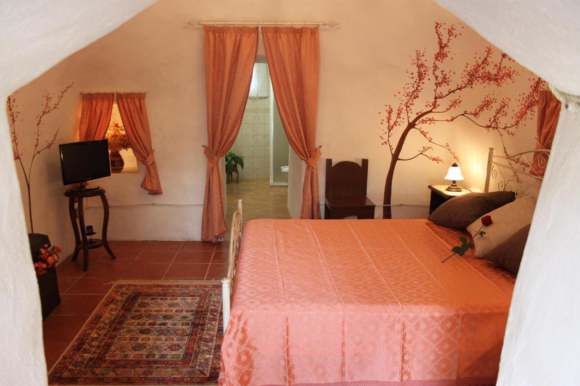 Trullo Salento Bed & Breakfast กาลาโตเน ภายนอก รูปภาพ